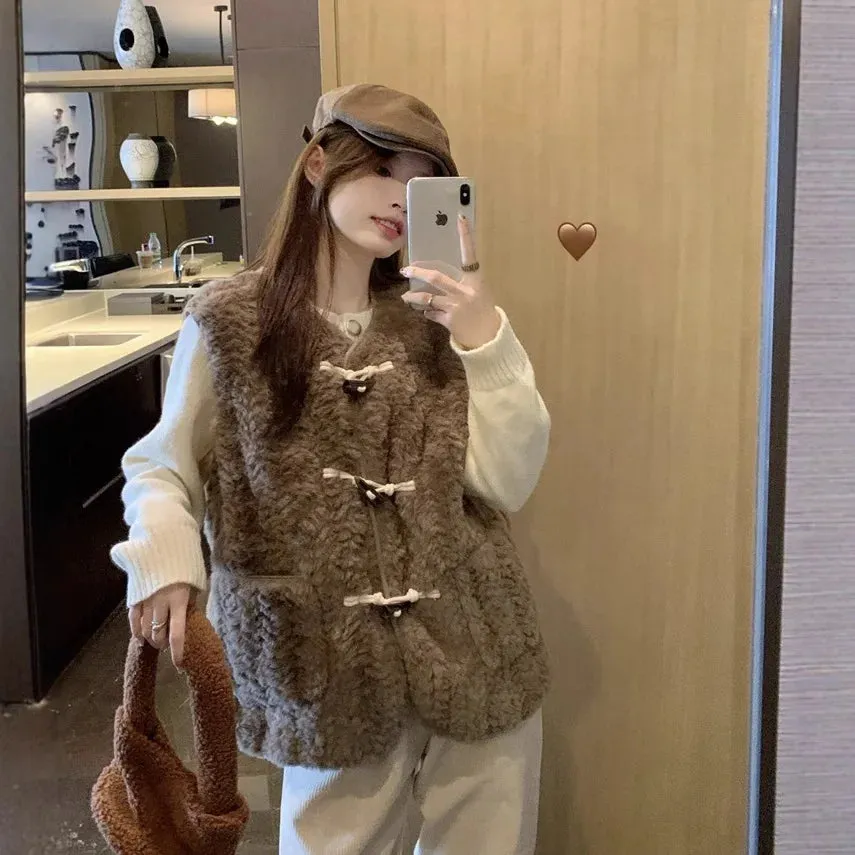 cold weather outfits Joskaa 2024 Autumn/Winter New Horn Button Lamb Wool Vest Cropped Sleeveless Leather Integrated Jacket Women's Top Crew Neck Design
