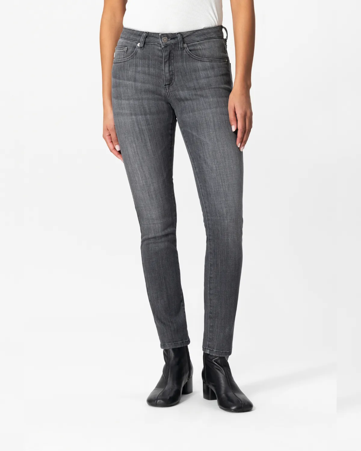 Faye Straight Jeans | Authentic Black