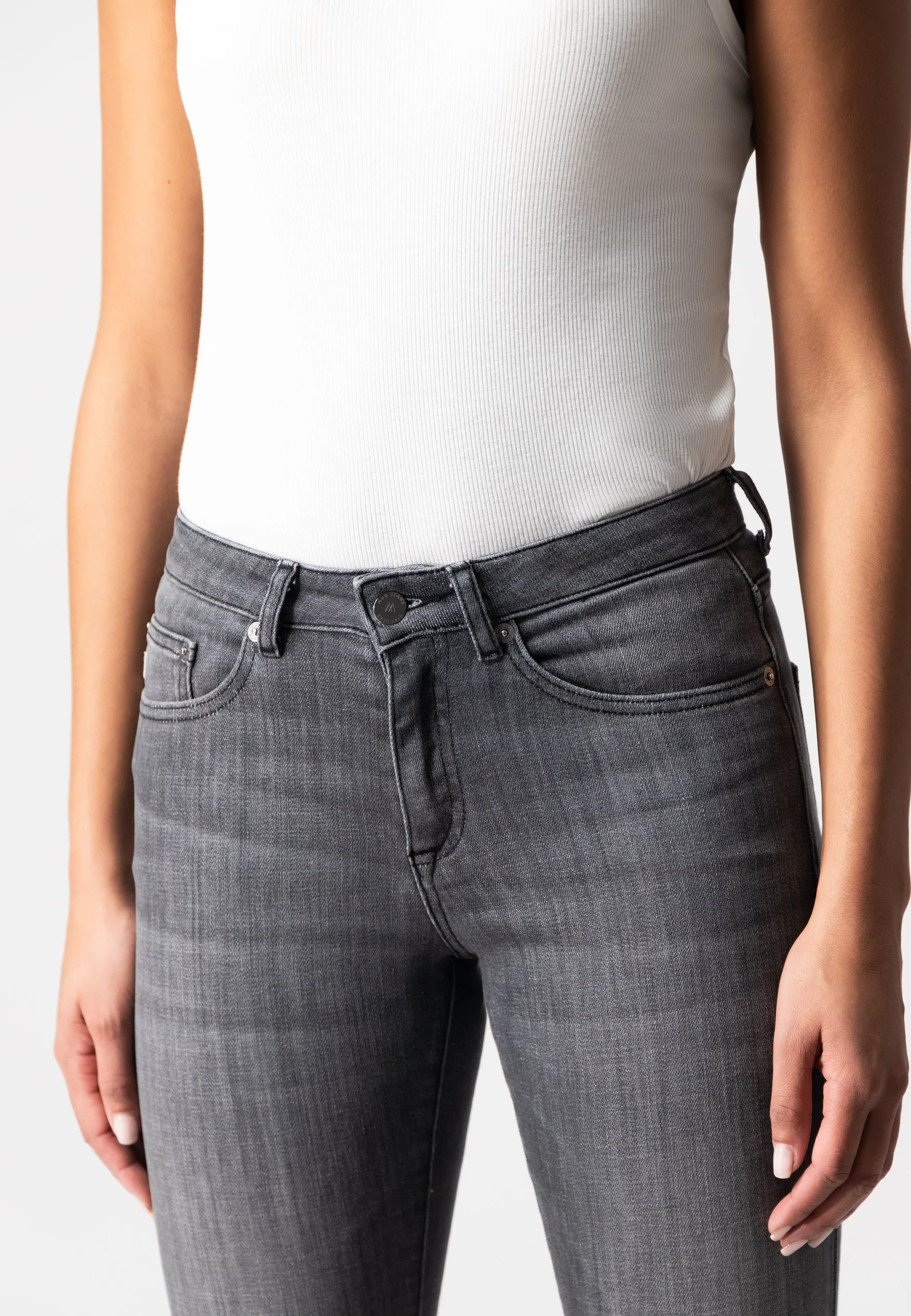 Faye Straight Jeans | Authentic Black