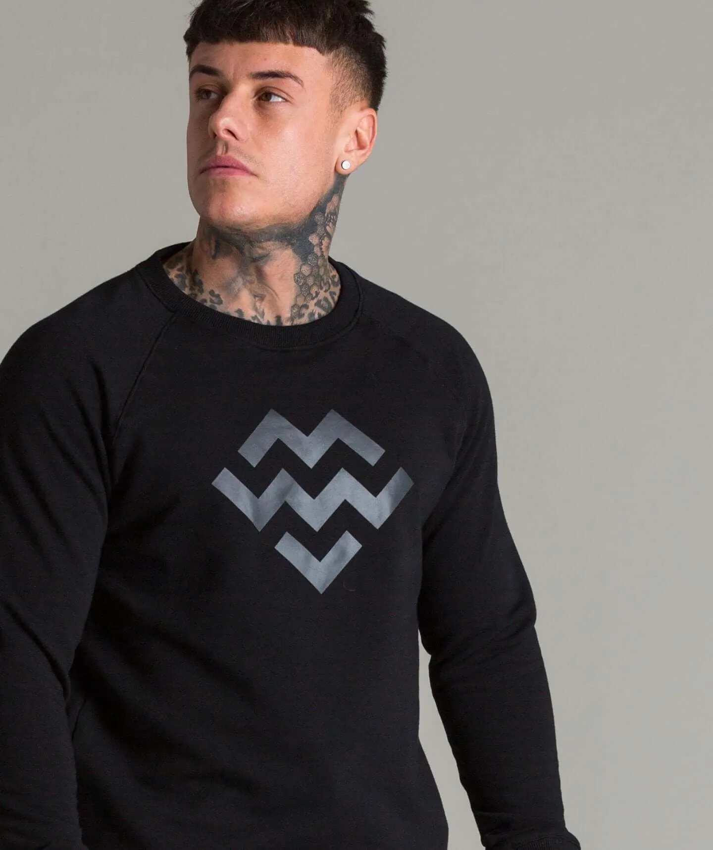 Pursuit Logo Crew Neck (Black/Black)